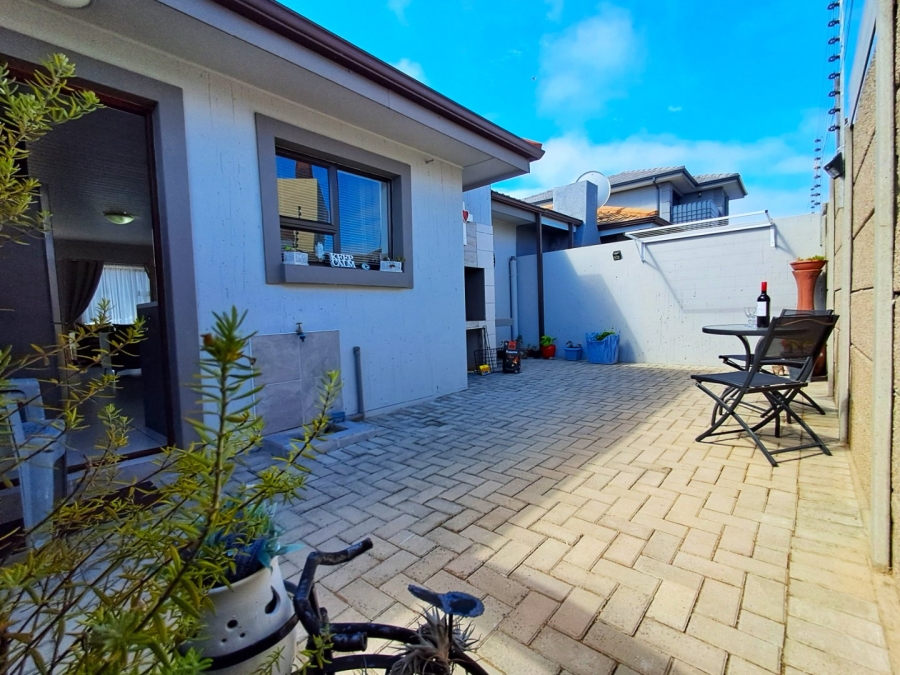 2 Bedroom Property for Sale in Dana Bay Western Cape